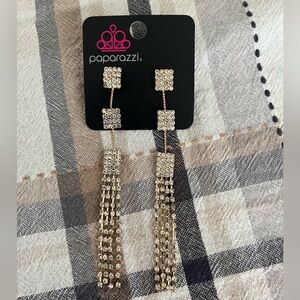 NEW NEVER WORN Paparazzi Gold Rhinestone Chain Drop Dangle Earrings